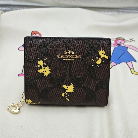Coach Handbags - Women's Coach wallet